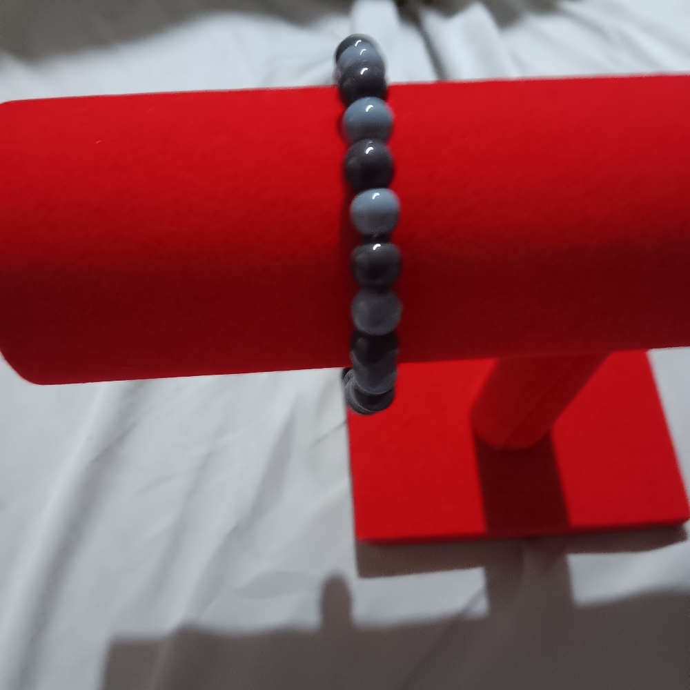 Gray glass bead bracelet